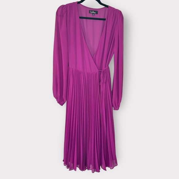 Lulu’s First Impression Pleated Wrap Dress Medium - Picture 2 of 5